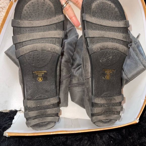 Gray knee-high boots - Picture 8 of 8